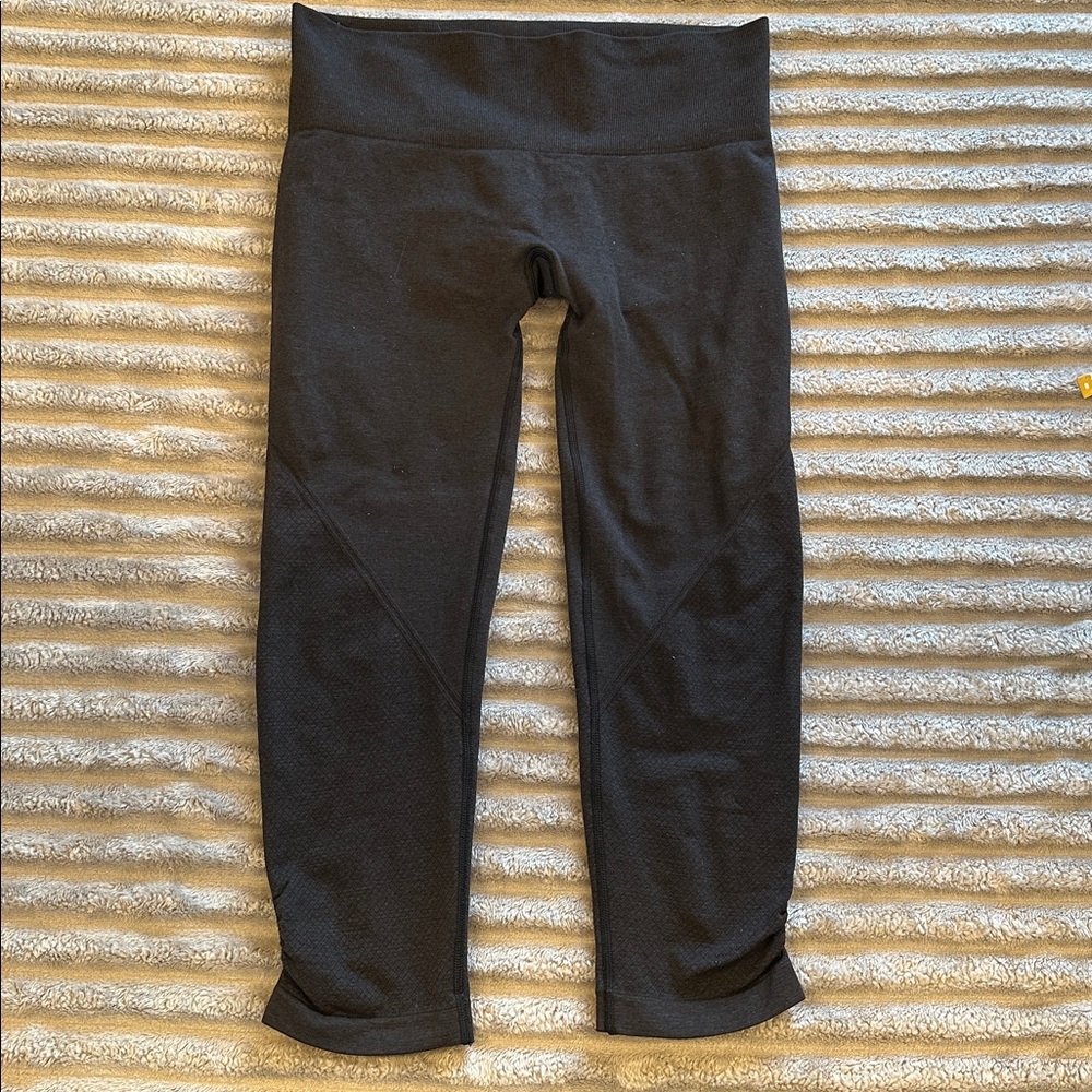 GUC Lululemon Wunder Under Size 8 Leggings black